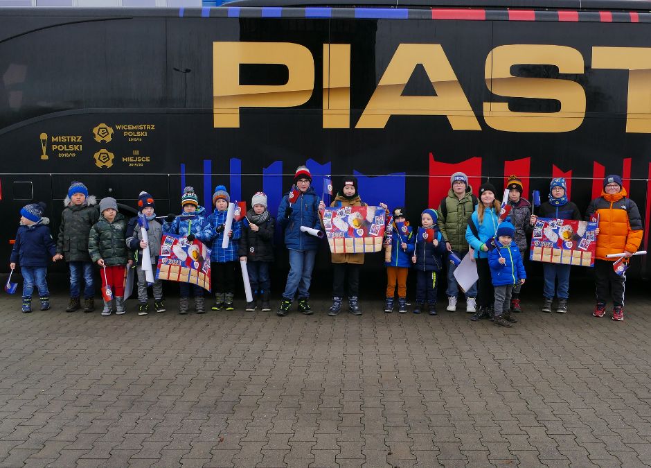 Nasi zawodnicy zwiedzali Stadion Piasta Gliwice